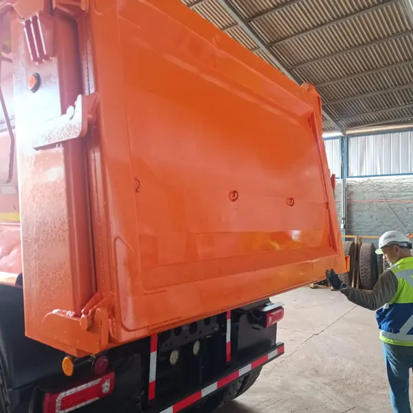 Tolva recién pintada